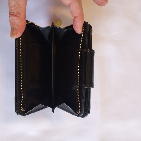 Nanette Lepore, Wallet, Anti Identity Theft, RFID Lined, patented leather Safety - Picture 7 of 8